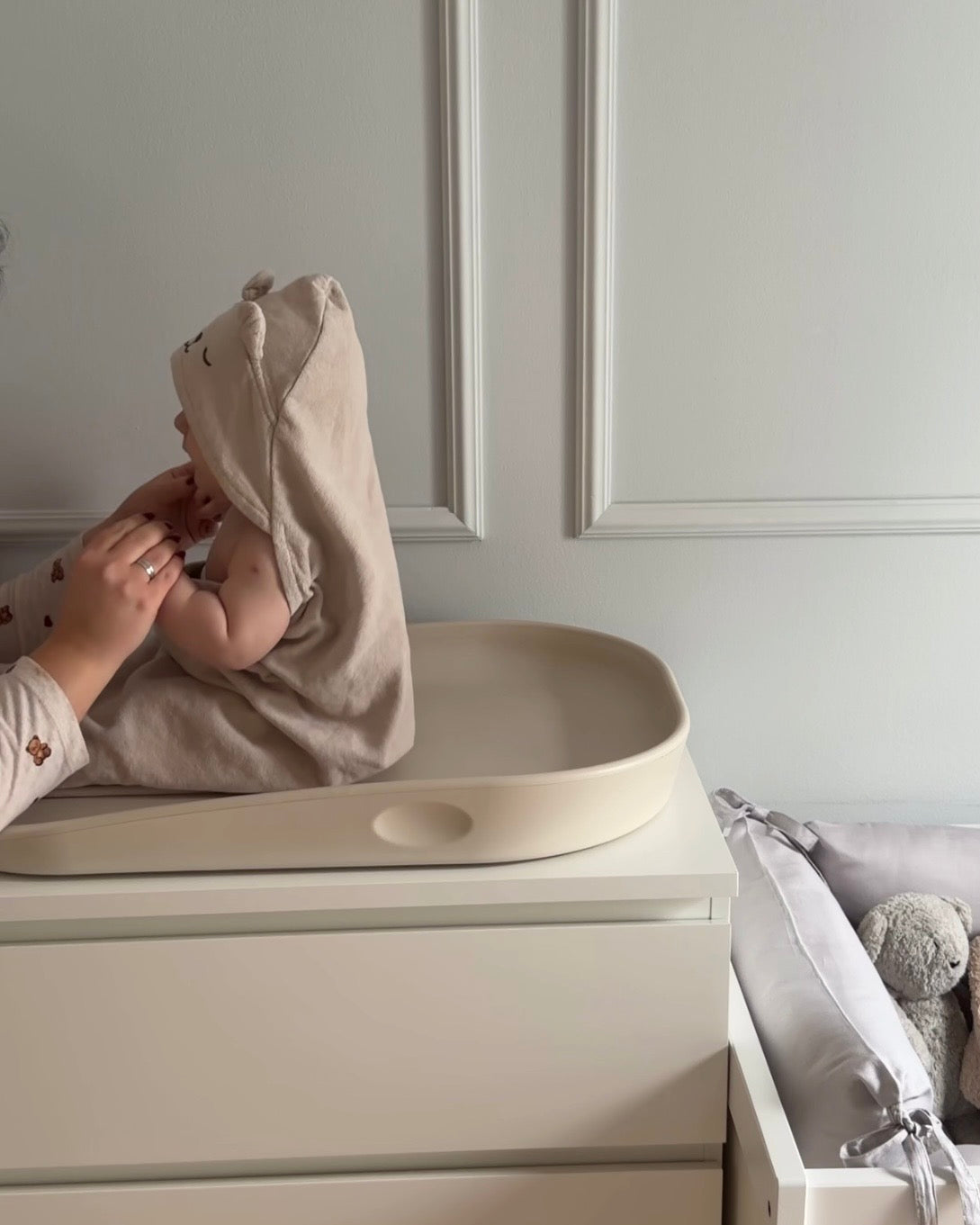 Podloga za presvlačenje bebe: kako izabrati pravu?